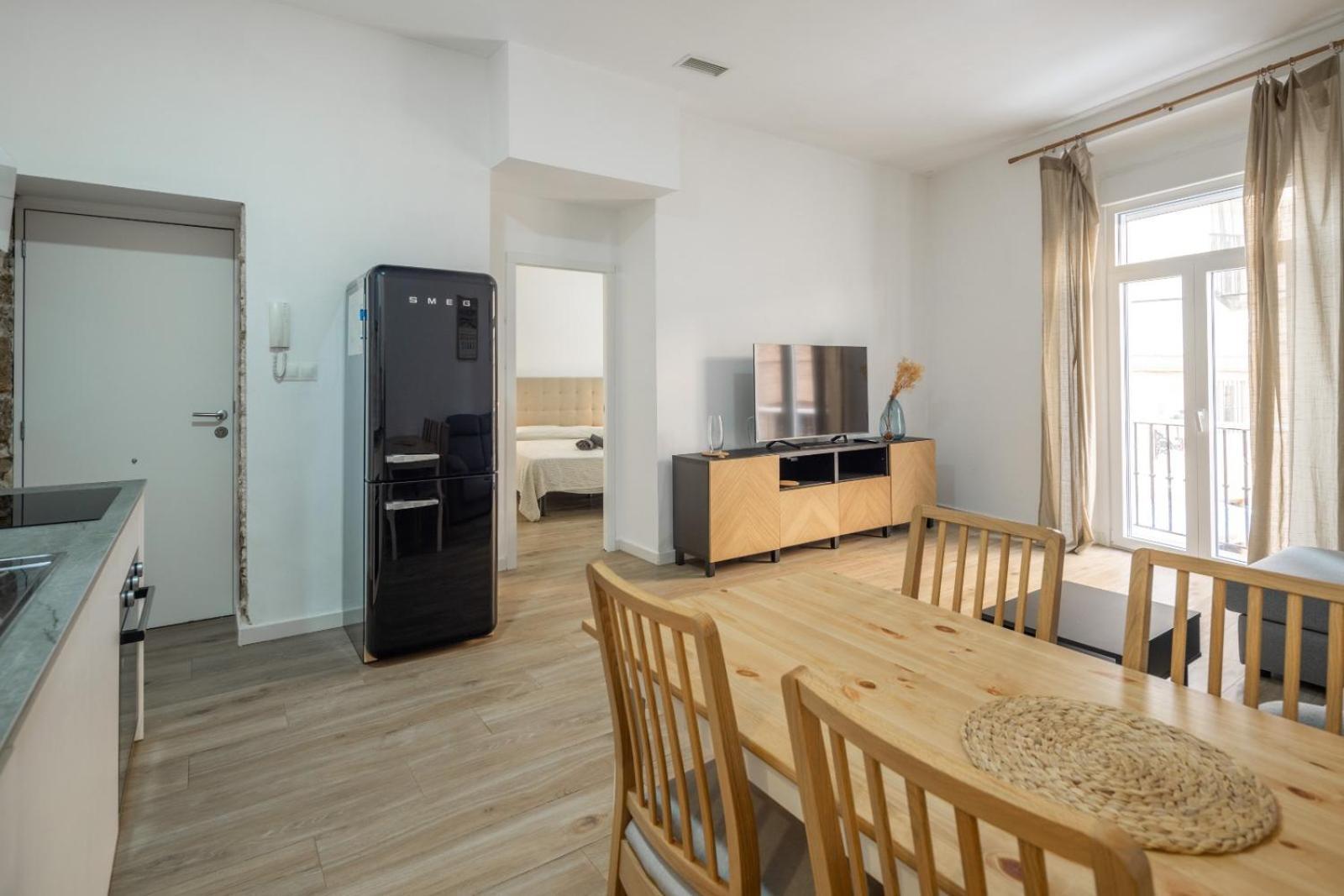 Apartamento Piso Nuevo En Pleno Centro De Cadiz, Calle Plocia *
